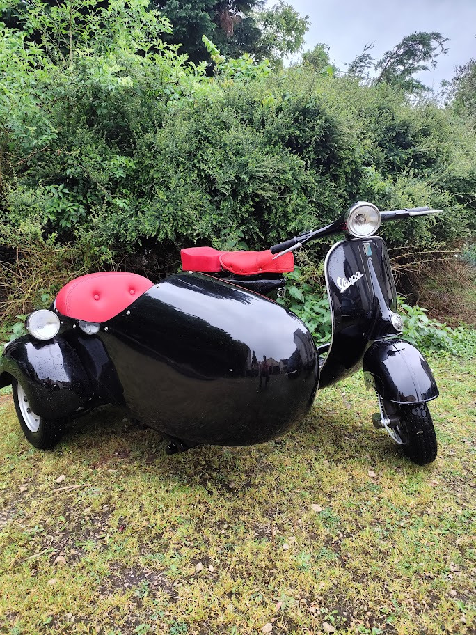 Location Vespa side car